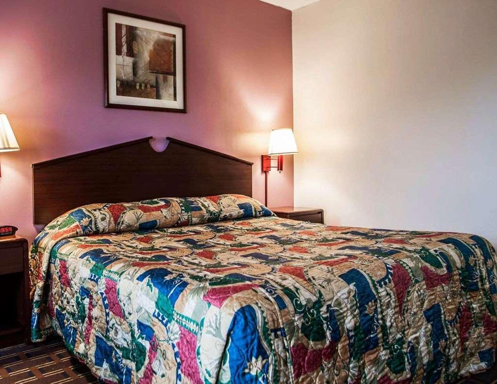רהווי Rodeway Inn חדר תמונה